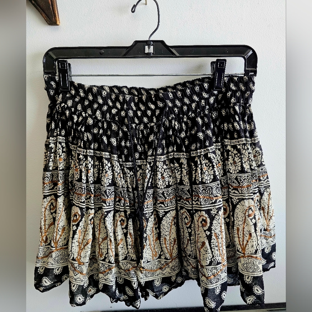 Band of Gypsies Black and White Smocked Bubble Mini Skirt